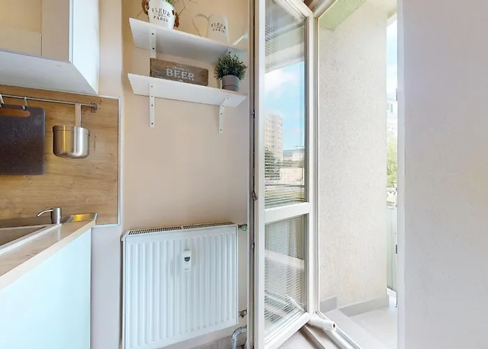 Senza Appartamento *